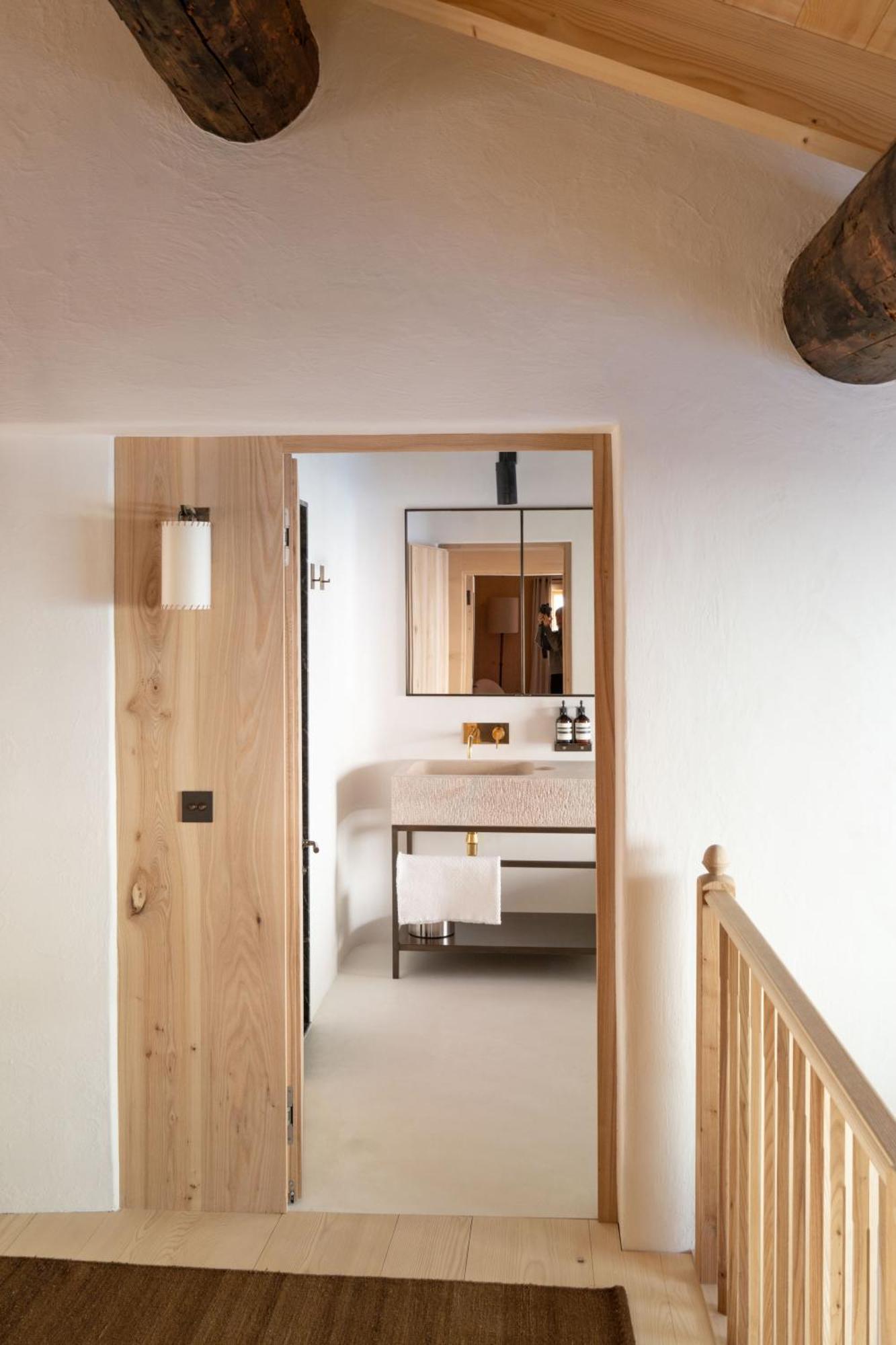 Hotel Almhof Schneider Lech am Arlberg Room photo